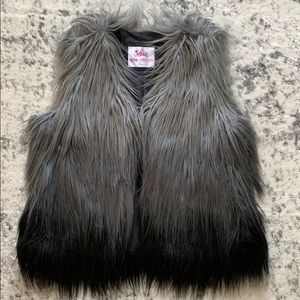 Justice Faux Fur Vest sz 12/14.  NWOT